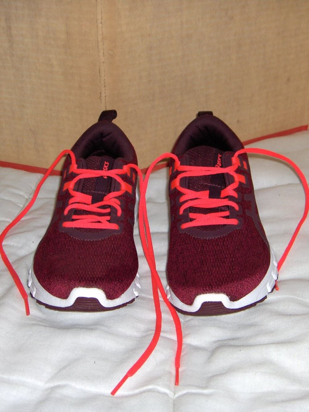 Asics 1022A116 shoes, size 7